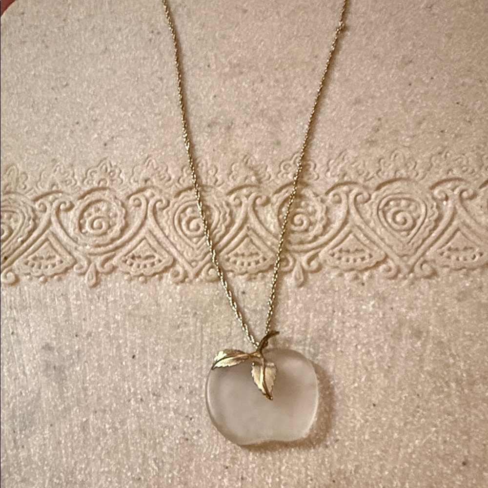 Vintage Avon Frosted Apple Gold Necklace 14.25”